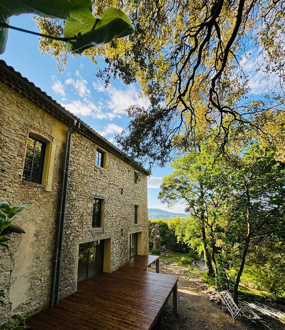 Facade EST