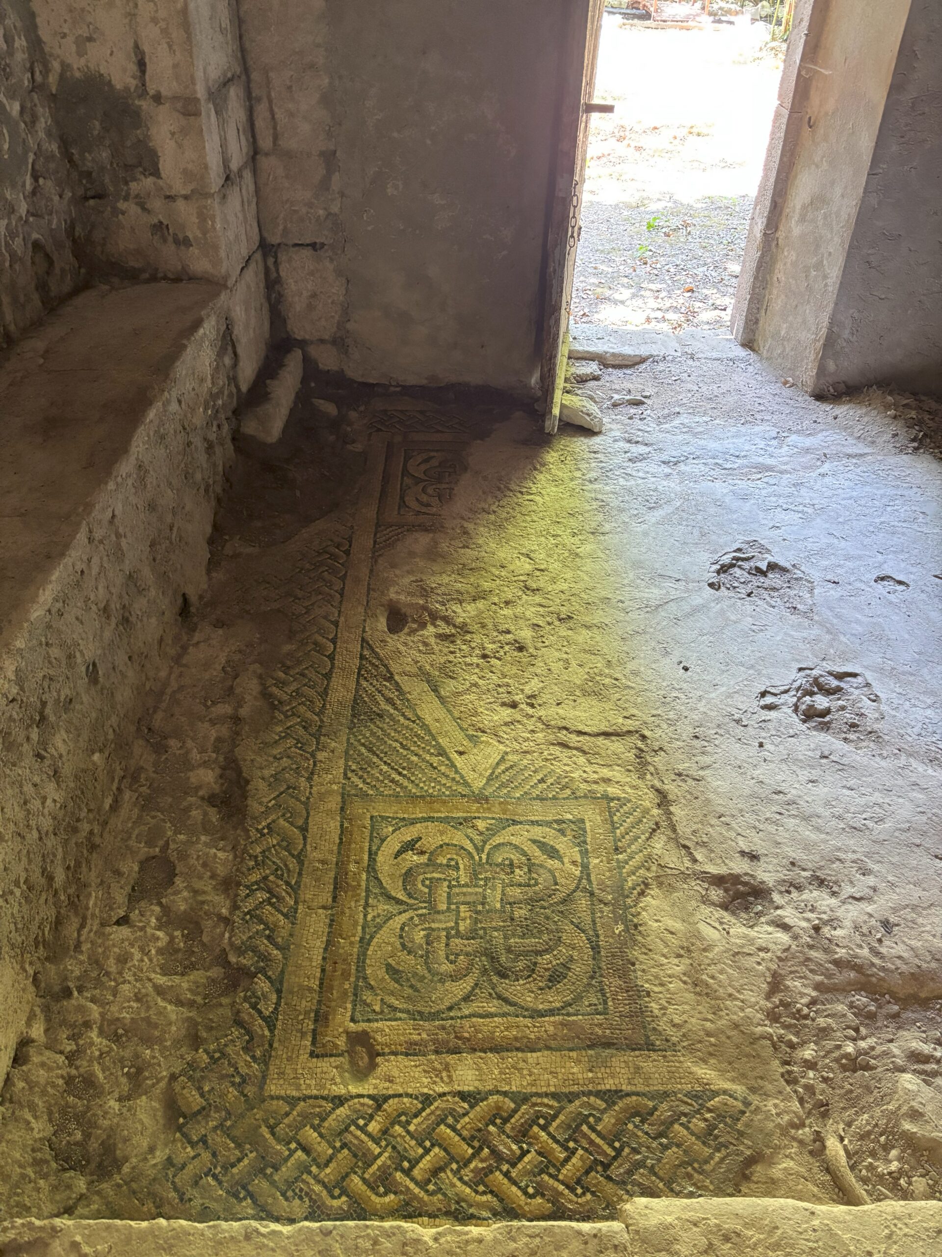 Domaine Histoire Chapelle Mosaique Romaine